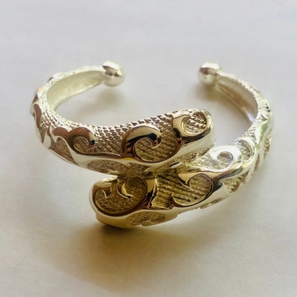 Signed YSL Yves Saint Laurent Silver Scroll Vintage Cuff Bracelet - Picture 6 of 9